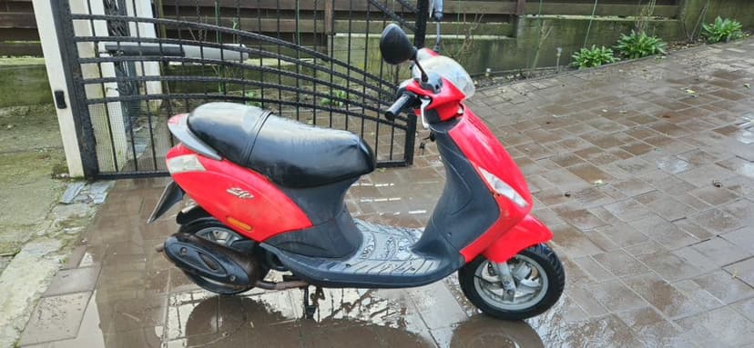 Scuter Piaggio Zip