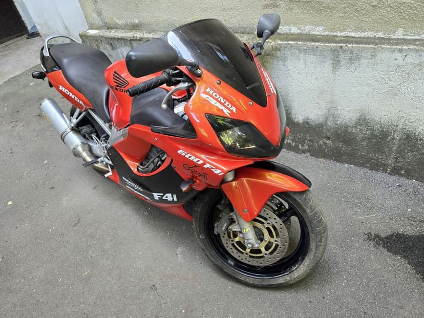 Vand Honda CBR 600 F4i 2001
