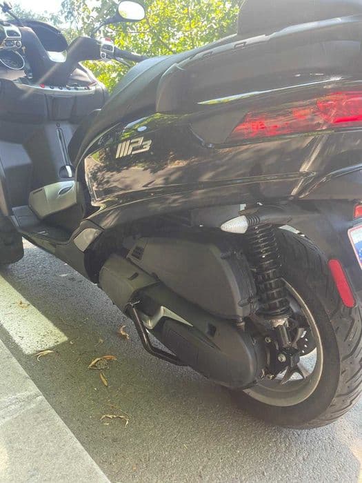 Piaggio Mp3 400 / 2021 / ABS/ASR    3600 euro + TVA Deductibil