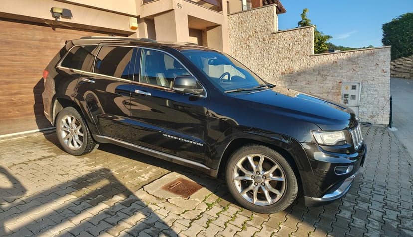 Jeep Grand Cherokee Summit, full options, 12000euro + TVA (deductibil)