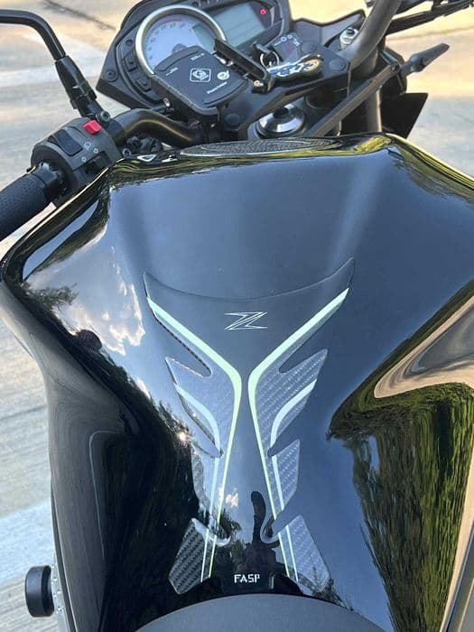 Kawasaki Z750 motocicleta personala