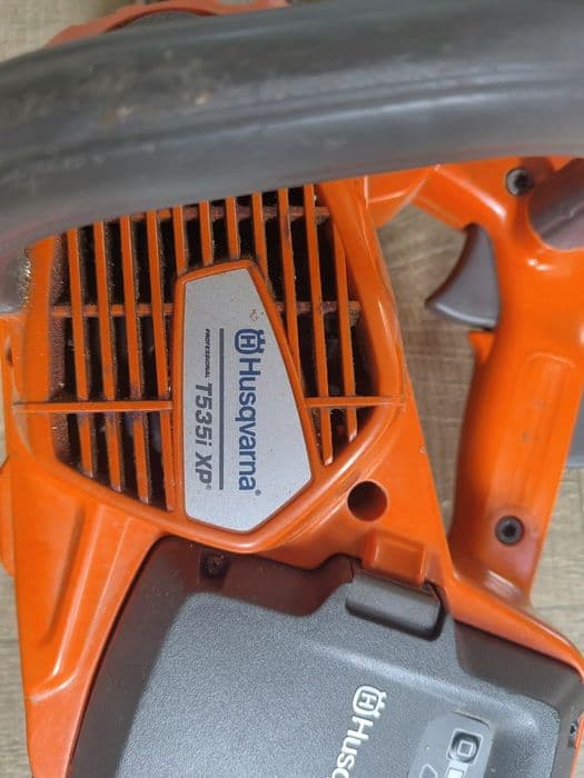 Vand drujba Husqvarna cu acumulatori