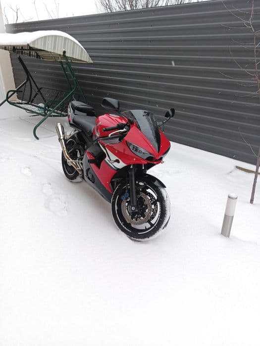 Vând Yamaha R6 din 2004