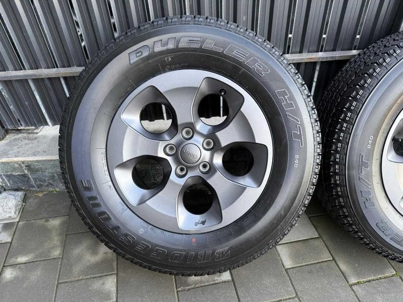 Jante noi, anvelope noi! 255 70 R18 Jeep  Wrangler 5x127