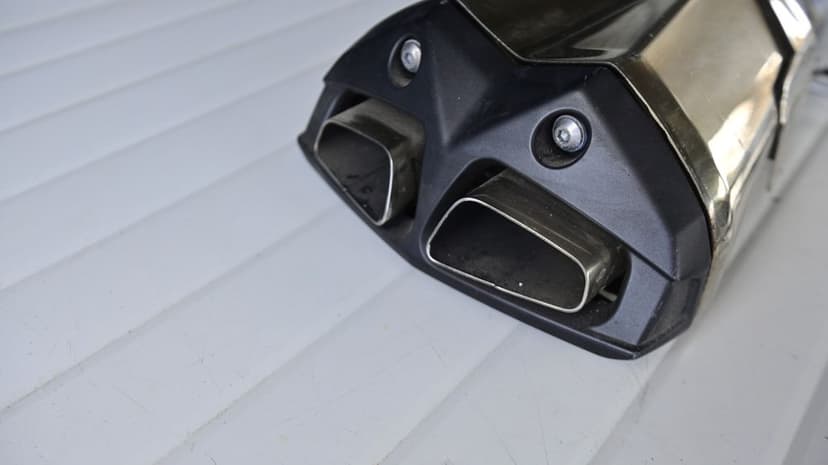 Kawasaki Z1000 2010 2013 Toba de evacuare originala dreapta