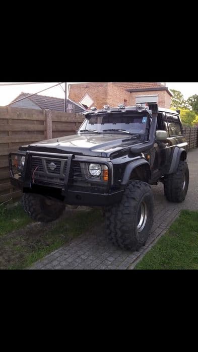 Bara fata Nissan Patrol Y60