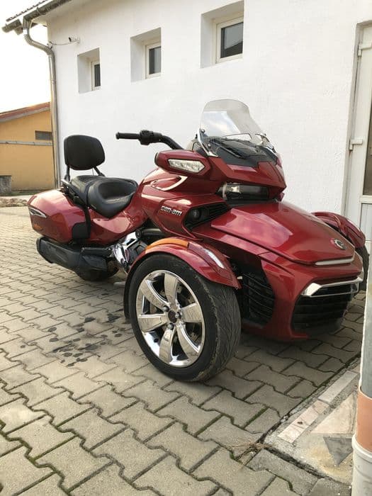 Bombardier can am spyder