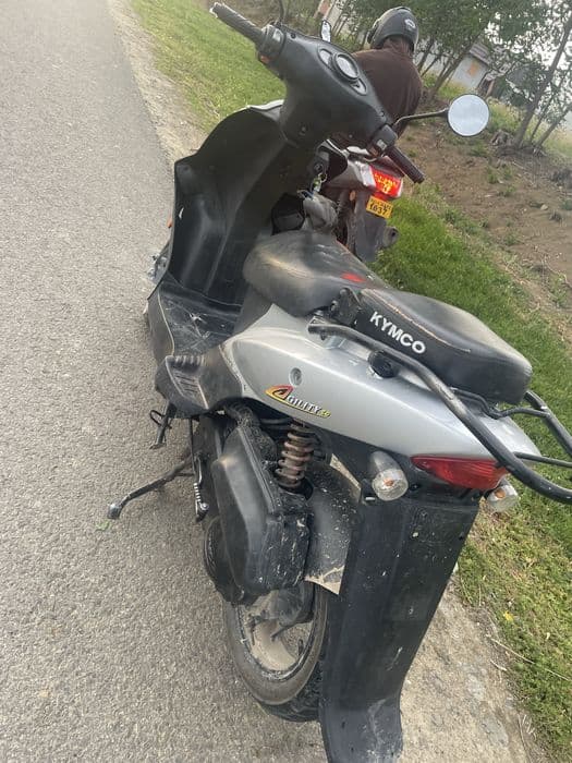 Vând scuter kymco agiliti 50 4t