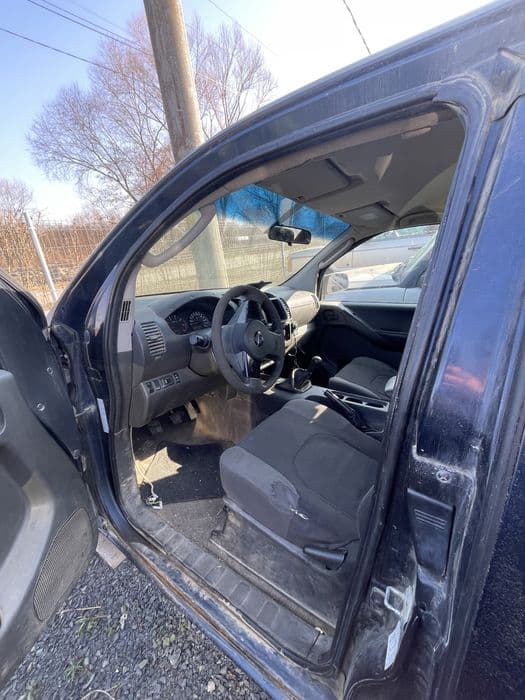 Dezmembrez Nissan Navara 2.5 turbo 2009