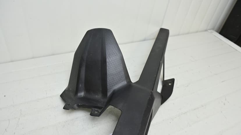 Plastic Protectie Lant BMW F900R F900XR 2019 - 2025