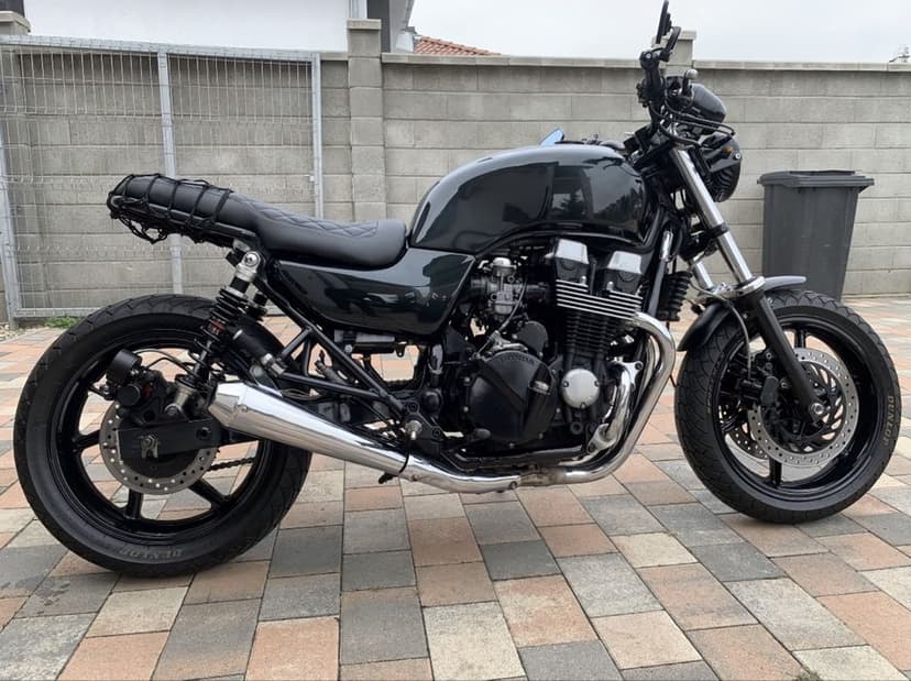 Honda CB750 Seven Fifty custom cafe racer