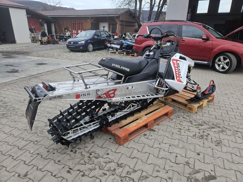 Snowmobil Polaris RMK 800