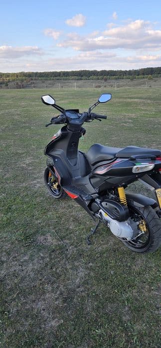 Vând Scuter Aprilia sr 50 Factory 2714KM preț FIX