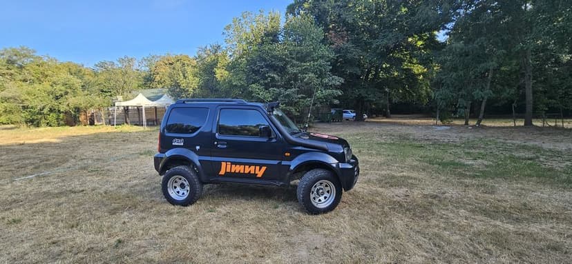 Suzuki Jimny 1.3 AC *

Masina se afla in