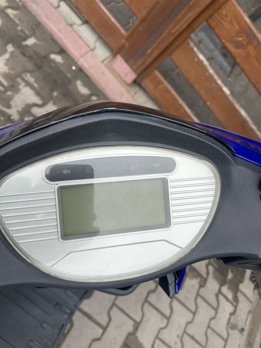 Scuter electric fara permis autonomie 30km viteza 30 arata 5-/10