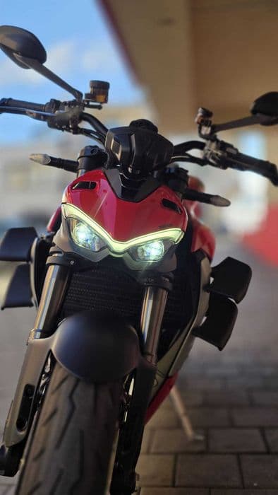 CocMotors vinde Ducati Streetfighter V2, my2024, 4309 km