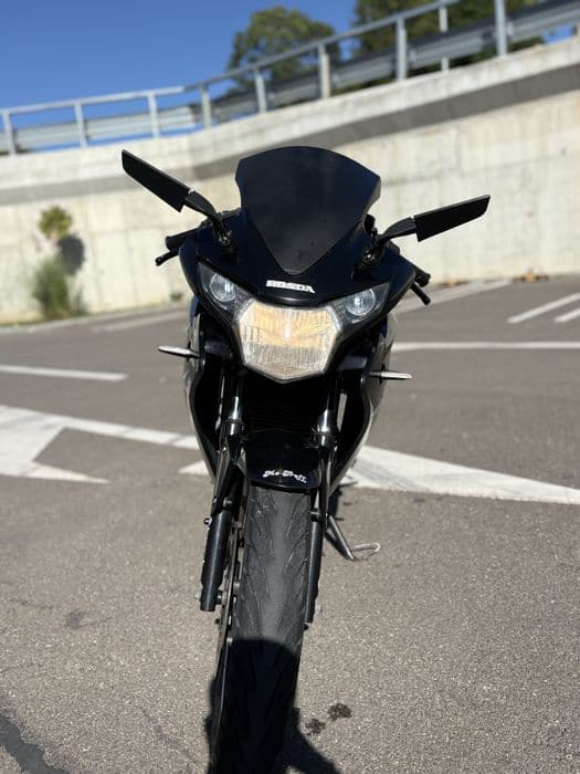 Vand Honda Cbr 125R 2012   (nu yamaha, ktm, aprilia, kawasaki)