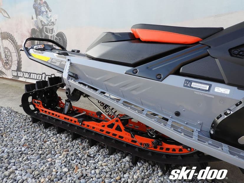 Snowmobil Ski-Doo Summit X 850 E-Tec Shot Touchscreen 154 2026