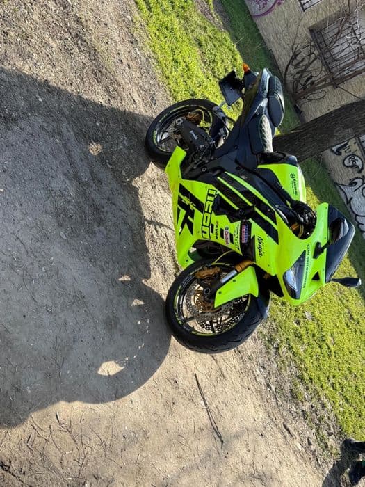 Kawasaki ZX6R an 2006