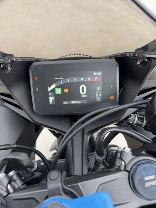 Honda CBR650R 2024 E-Clutch