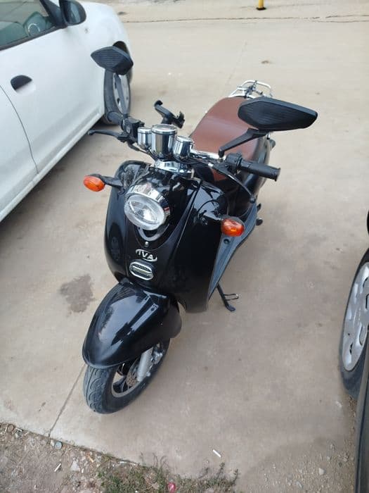 Vând scooter venti50