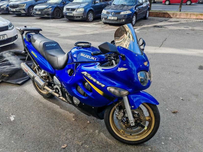 Suzuki GSX600F Katana 2004 cu topcase Shad SH44 si backrest