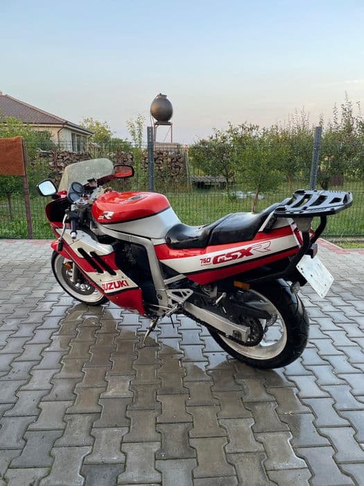 Motocicleta            .