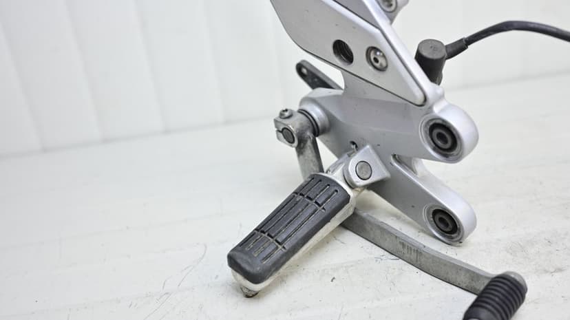 Suport Scarita Cu Pedala Frana Fata Dreapta Yamaha FZ6 2004 - 2009
