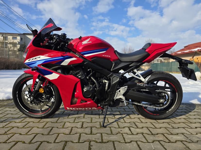 Honda CBR650R 2025 E-clutch