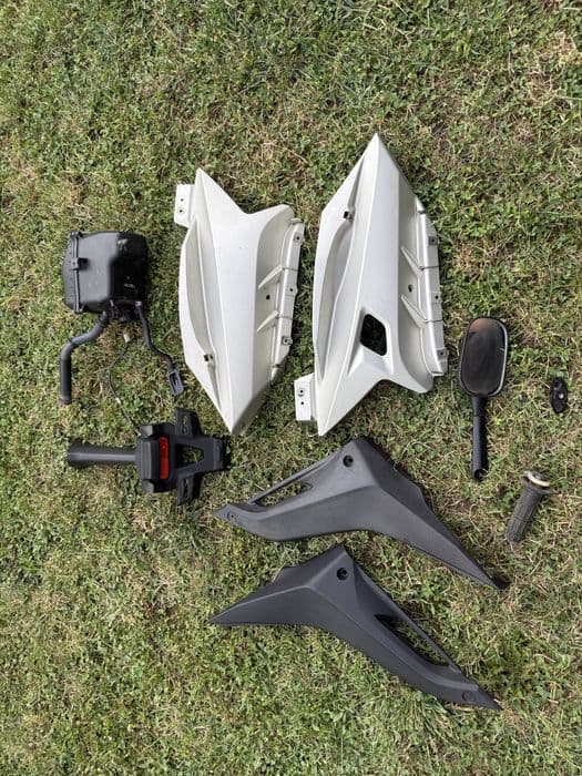 Yamaha YZF 125 carene piese gen 1