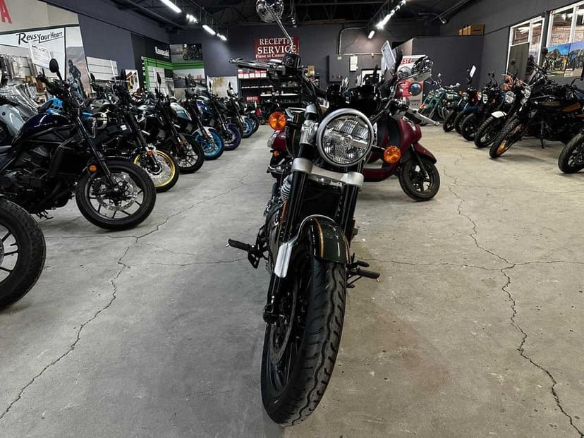 Royal Enfield Super Meteor 650 Interstellar pret Promo - EST BIKE