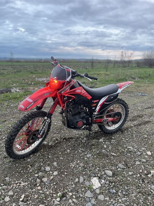 Cross 150cc.