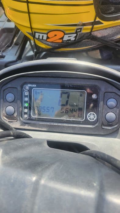 Vând sau schimb. Yamaha grizzly 660cm