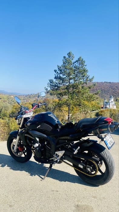 Yamaha Fz6 “Black Edition”