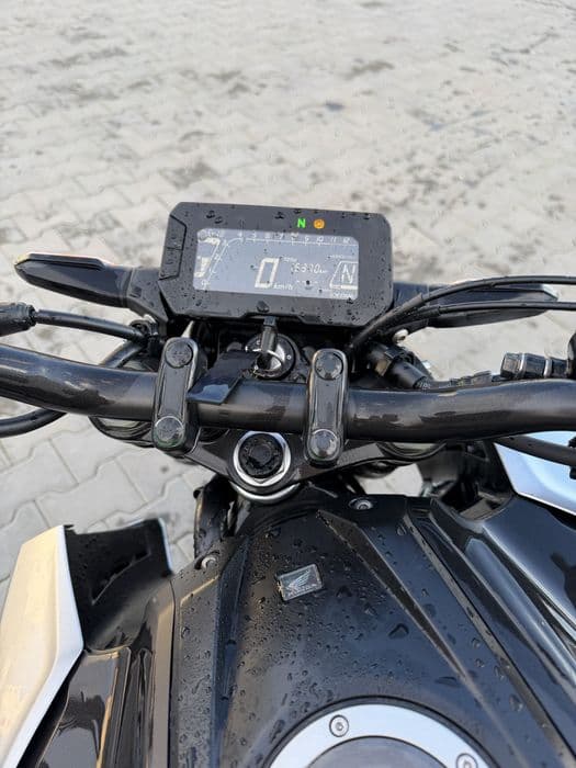 Vând Honda CB125R (2021)