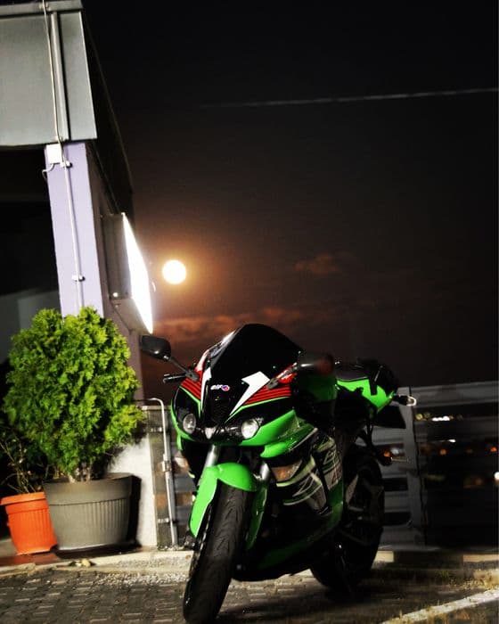 Kawasaki zx6RR.