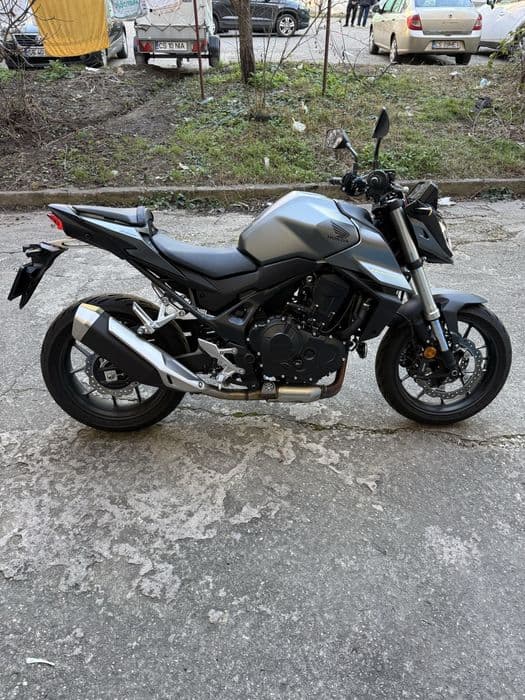 Honda CB750 Hornet 2024 | Quickshifter | Garanție 2+2 ani | Impecabilă