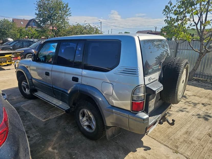 dezmembrez toyota land cruiser j90 163cp an 2002 volan stanga