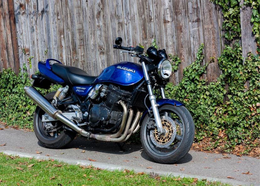 Suzuki GSX 750 Inazuma AE