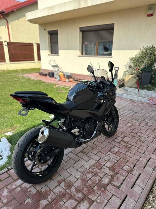 Kawasaki Ninja 400, 2023