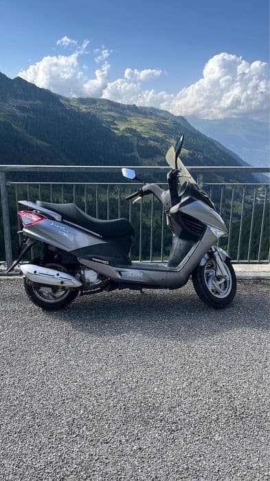 vand scuter de 200cc