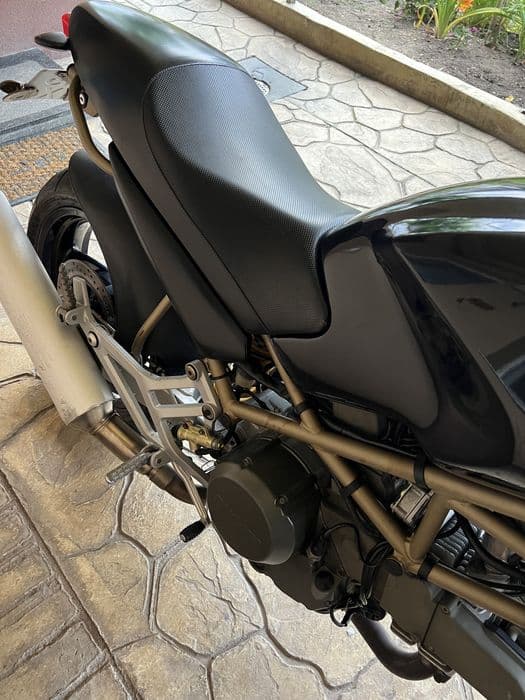 Ducati monster dark 600