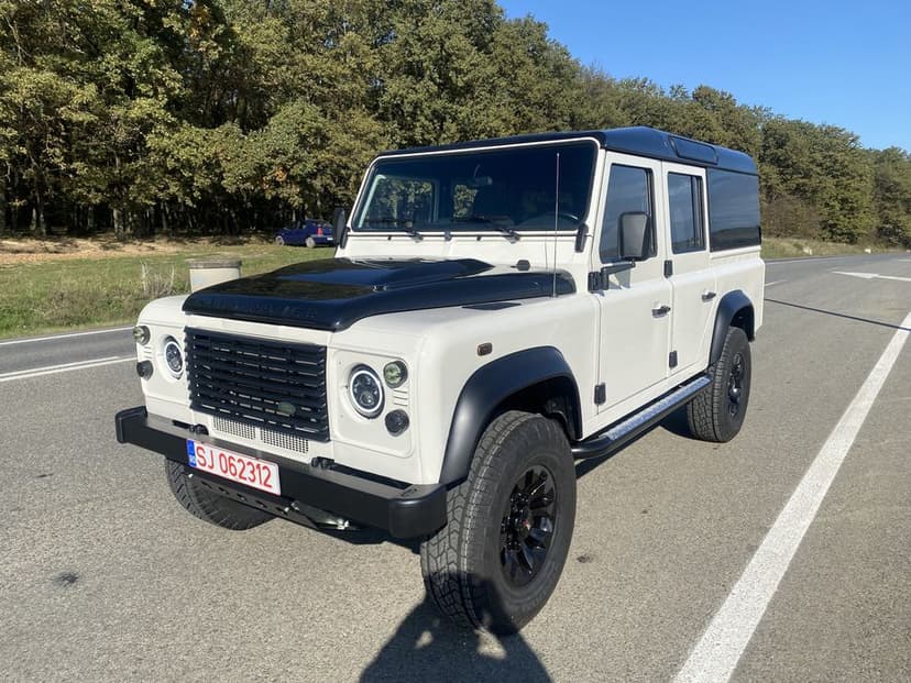 Land Rover Defender Puma
