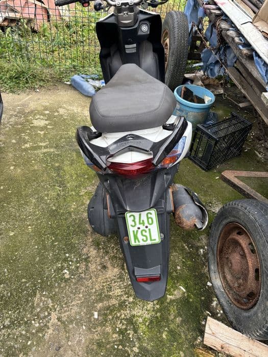 Scuter kymko fara permis limitat la 25 la ora