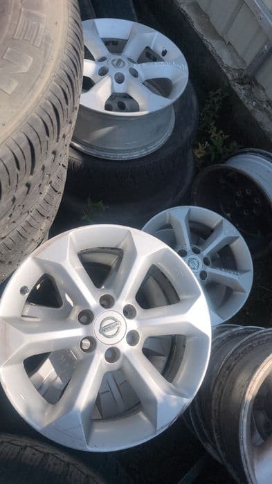 Janta roata anvelope nissan navara pathfinder