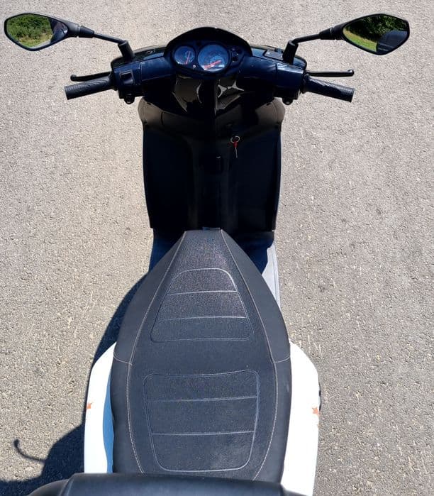 PIAGGIO TYPHOON 125 CC 4T 
- se conduce cu categoria A1 și B
- anul 20