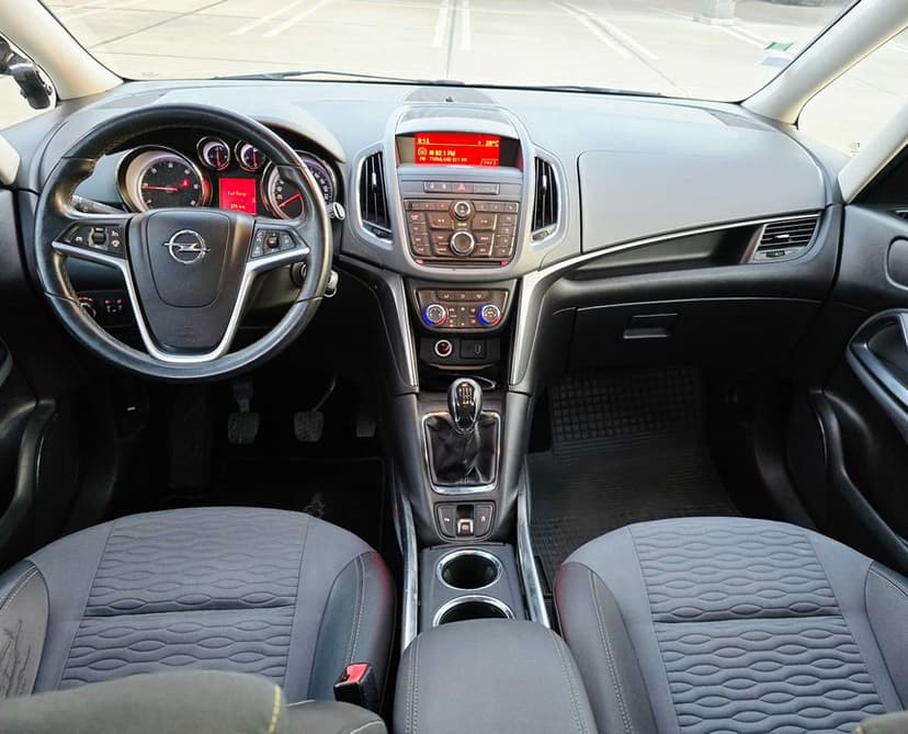 Opel Zafira Tourer 2.0 CDTi 2012 E5 RATE FIXE fara avans Buyback