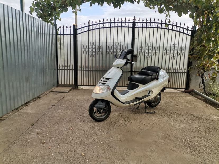 Maxi-scuter Piaggio Hexagon 125cc 4 timpi.