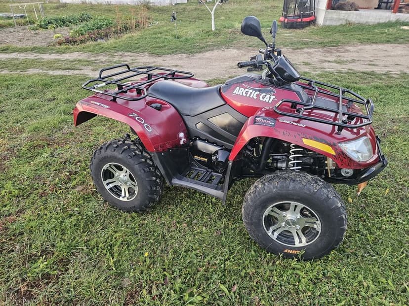 Atv Arctic cat 700 , 4x4