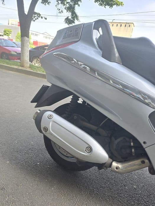 Piaggio x8 125cm (categoria B+curs)